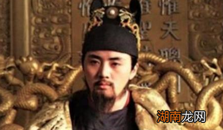 当初崇祯上吊的那颗槐树去了哪里 这颗槐树为什么要上锁链