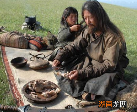 古代游牧民族到底吃什么 难不成顿顿都吃肉吗