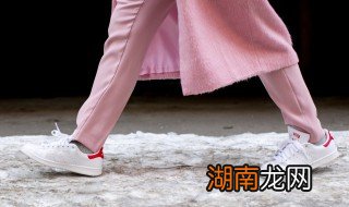白色运动鞋正确清洗方法 白色运动鞋的清洗方法