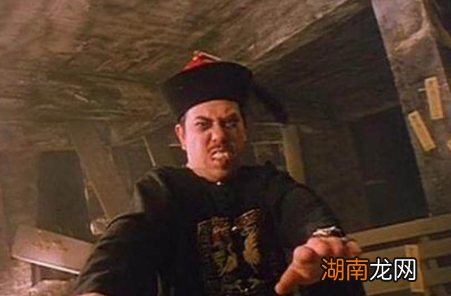 僵尸是怎么产生的?为什么僵尸都穿清朝官服?