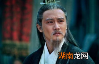 诸葛亮草船借箭曹操为何不放火箭?是曹操太笨了吗?