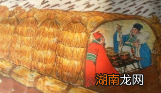 诸葛亮草船借箭曹操为何不放火箭?是曹操太笨了吗?