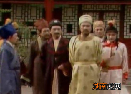 贾府中伺候的下人就有上千人 贾府是怎么养活这些人的