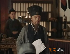 诸葛亮的空城计为什么让人在门前到底 诸葛亮为什么要这么做