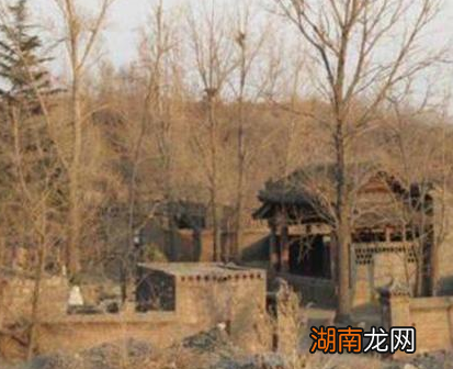 俗话说宁可野宿荒坟,不可夜居古庙 古庙为什么比荒坟还要可怕