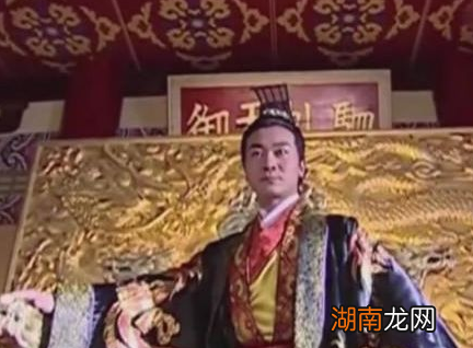 赵匡胤杯酒释兵权的时候漏掉一个人 结果此人最后夺取了江山