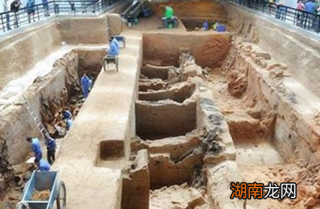 揭秘秦始皇陵里面之谜 里面到底是完好无损还是空无一物