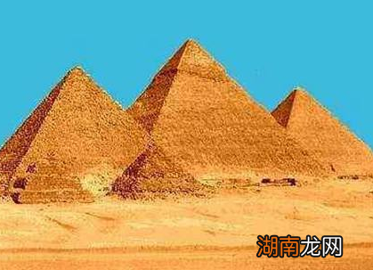 秦始皇陵和埃及的金字塔相比 哪一个难度更大一些