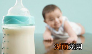 杯子上面的奶渍怎么清除干净 杯子上面的奶渍怎么清除