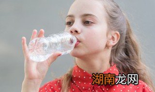 清除塑料杯子上的油漆，清除塑料杯子上的油漆有毒吗
