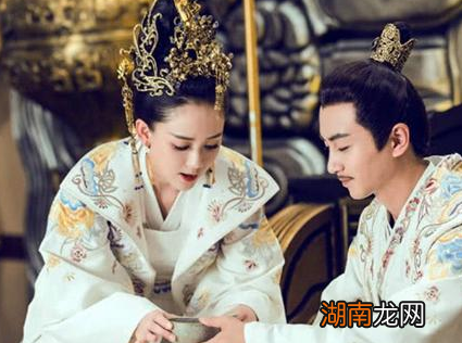 杨坚是隋朝开国皇帝 杨坚是怎么让北周静帝禅让的