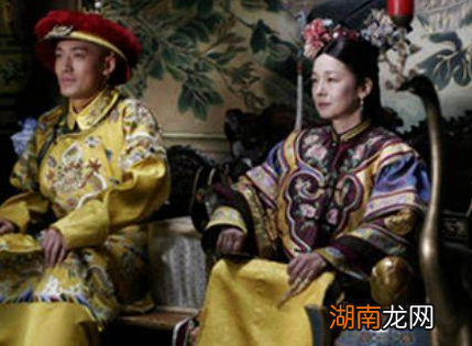 慈禧睡觉时床上都放一件东西 对于宫女们来说苦不堪言