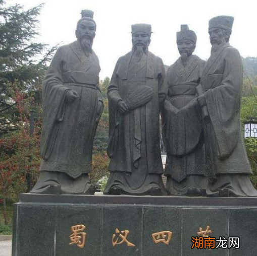 蜀汉官宦黄皓乱政5年,为什么这期间没被处死?