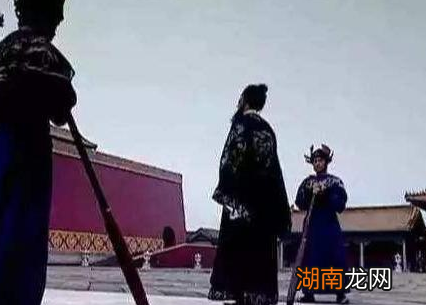 古代杖刑到底是什么样的 可以说廷杖是在明朝时期被发扬光大的