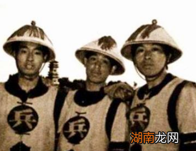 在古代，出战士兵的衣服上有兵和勇的字样，是什么意思？