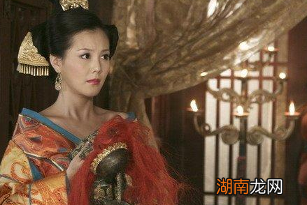 都说皇帝后宫佳丽三千 古代皇帝到底有多少妻妾