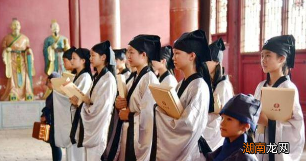 古代南方的学子想进京赶考，路上要花费多长时间？