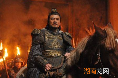 曹操是怎么挟天子以令诸侯的 曹操的目的是什么