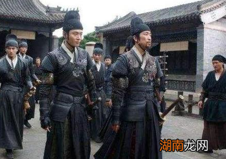 古代太监和侍卫都在皇宫里边 侍卫为什么不需要净身