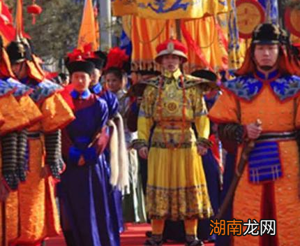 古代太监和侍卫都在皇宫里边 侍卫为什么不需要净身