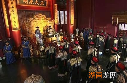 古代官员上班到底是什么样的 和现代相比差距有多大