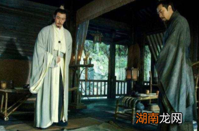 诸葛亮如此才俊，为何要投靠弱小的刘备呢？