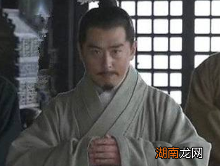 孔融让梨家喻户晓，他最后又是因何而死？