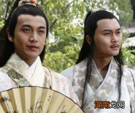 古代大侠吃饭后丢下银子就走 店小二为什么也不拦着