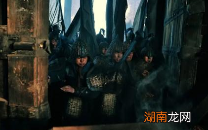 东汉末年分明有四个国家 罗贯中为什么只写了其中三个