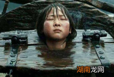 清朝时期的教令权制度是怎样的？有何特征？