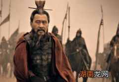 刘备出身贫寒，哪里来的钱粮养活军队呢？