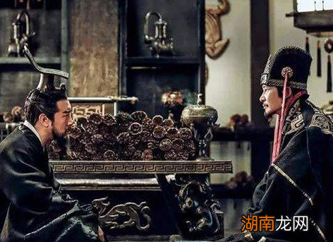 荀彧和诸葛亮同为忠臣,为何评价完全不同呢?