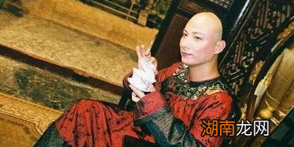 古代进宫做太监都是要阉割 古代为何还有那么多人抢着去