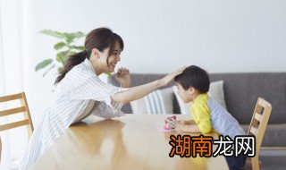 如何纠正孩子乱发脾气摔东西怎么办 孩子经常发脾气摔东西怎么办