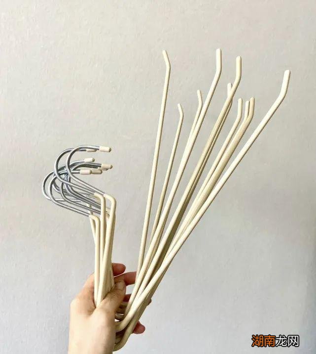 能给家里装这些物件的，起码也得是个90后，年龄大的人理解不了