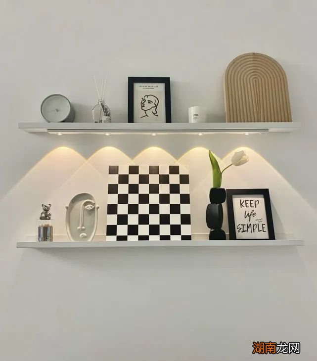 能给家里装这些物件的，起码也得是个90后，年龄大的人理解不了