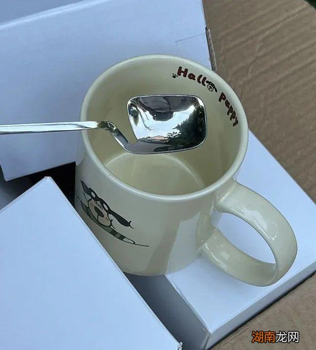 能给家里装这些物件的，起码也得是个90后，年龄大的人理解不了