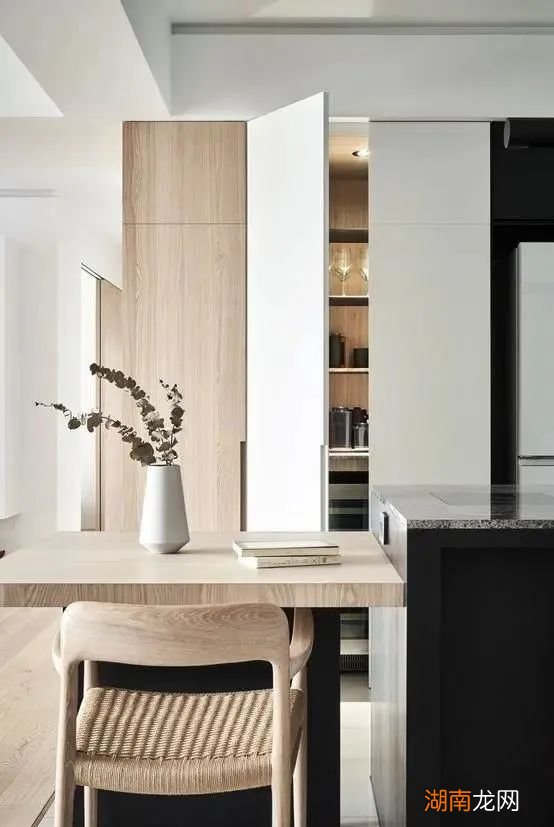 若再给我一次选择，定将餐边柜连着这4个柜子一起打，省地又好用