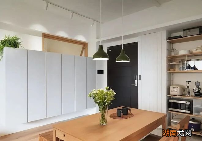 若再给我一次选择，定将餐边柜连着这4个柜子一起打，省地又好用