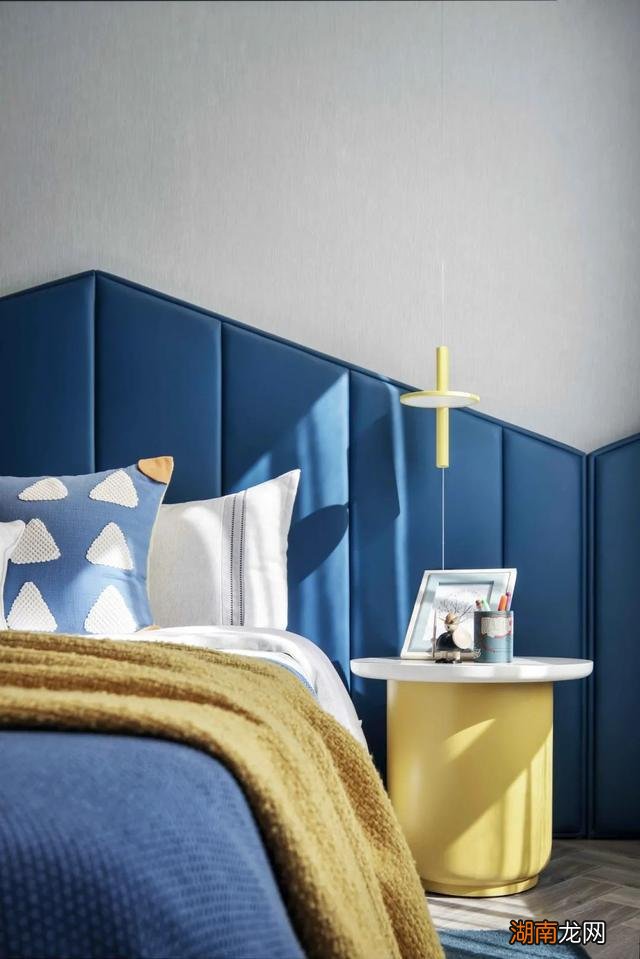 135㎡现代轻奢，稳重舒适的配色，轻奢华丽的材质，装得很高级