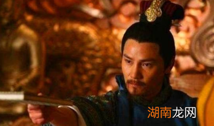 皇帝装瞎3年,亲眼目睹皇后出轨