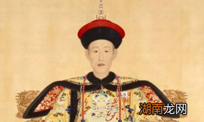 乾隆对和珅贪钱是睁一只眼闭一只眼吗?