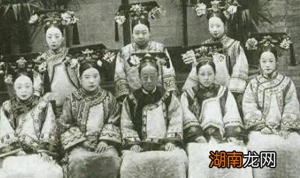 古代皇帝的妃子和宫女都漂亮 清朝后宫中的女人为何长的都丑