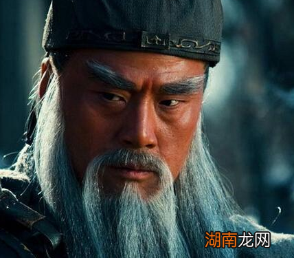 关羽攻打樊城时曹仁只有几千残兵 曹仁是怎么抵挡关羽多次猛击的