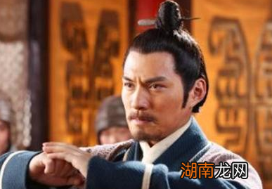 李密在逃亡途中经历了什么？他为何会反叛？