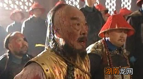 鳌拜被擒住后,康熙怎么没有立马杀他