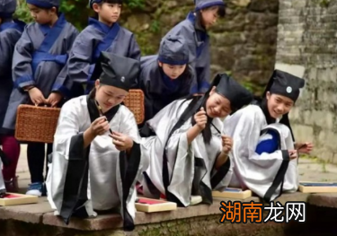 古人游学的意义是什么？除了长见识外还有别的目的