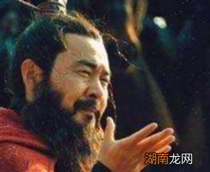 曹操挟天子以令诸侯 最后为什么到死都没有称帝