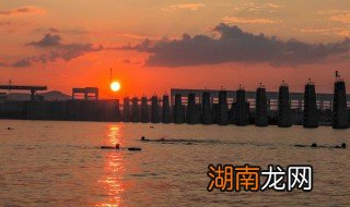 夕阳之歌歌词谐音 夕阳之歌歌词