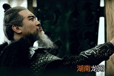 限制曹操称帝的三大原因是什么呢？